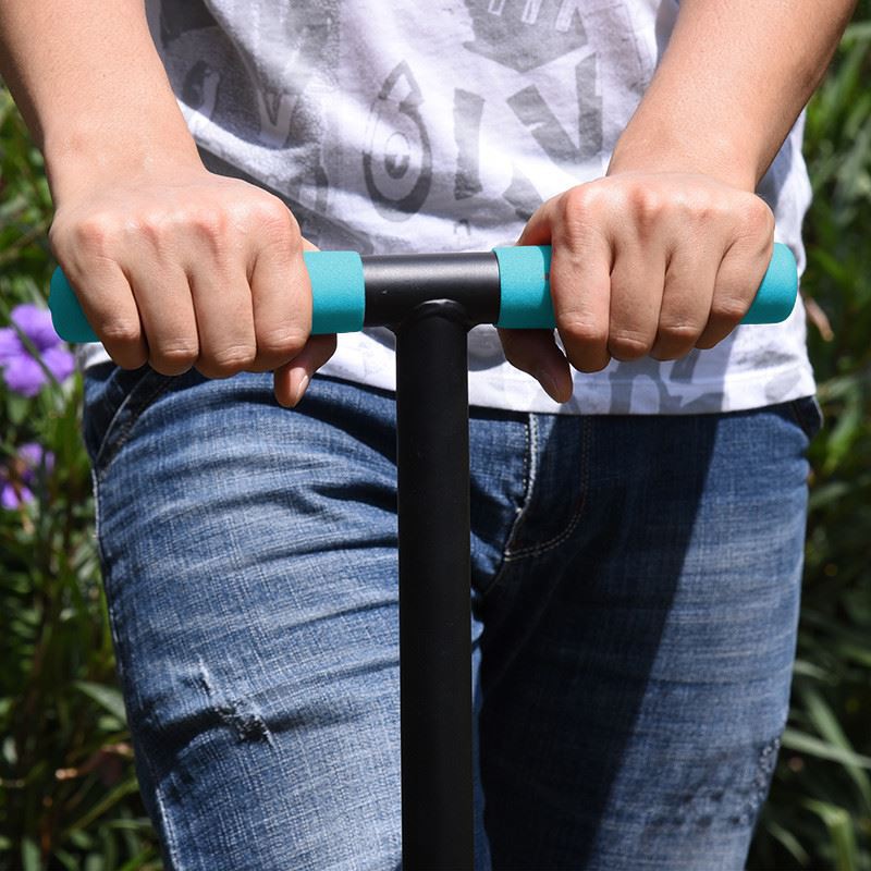 Long handled garden claw function