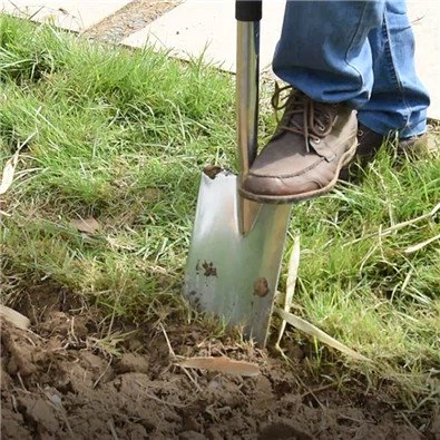 garden Spade scene